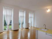 Großzügige Wohnung mit 4 Meter Deckenhöhe Saniert...