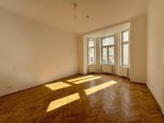 Großzügiger Altbau beim Augarten