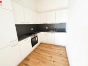 Großzügiger Altbauflair im hellen Dachgeschoss