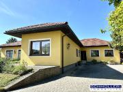 Großzügiger Bungalow mit 2 Wohneinheiten und Nebengebäude