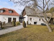 Großzügiges 10 Zimmer Haus mit Garten und Klimaanlage in...
