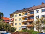 Großzügiges 3 Familienhaus mit freistehender Garage...