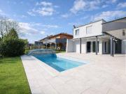 Großzügiges Architektenhaus mit Pool in LKH Nähe...