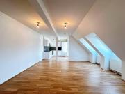 Großzügiges Dachgeschossapartment mit Terrasse in...
