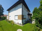 Großzügiges Einfamilienhaus in ruhiger Wohnstraße mit...