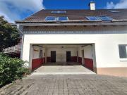 Großzügiges Einfamilienhaus mit Doppelgarage und Garten