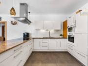 Großzügiges Einfamilienhaus mit Swimmingpool und vielen...