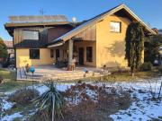 GROSSZÜGIGES EINFAMILIENHAUS MIT TRAUMHAFTEM GARTEN