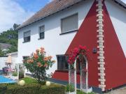 Großzügiges Einfamilienhaus mit zwei Wohneinheiten