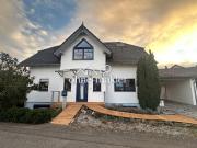 Großzügiges energieeffizientes Huxel Holz...