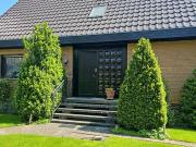 Großzügiges freistehendes Zweiparteienhaus 245qm Wohnfl....