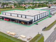 Großzügiges Hallengebäude im Neubau Zustand