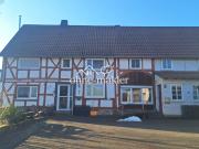 Großzügiges Haus mit 12 Zimmern und Garagen in Lichtenfels