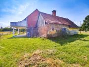 Großzügiges Haus mit Nebengebäude und Baupotential auf...
