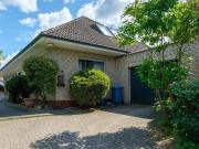 Großzügiges Landhaus mit 7 Zimmern und Schwimmbad in...