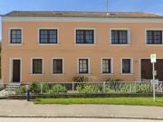 GROSSZÜGIGES LANDHAUS MIT GESCHLOSSENEM INNENHOF,...
