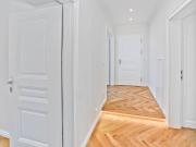 Großzügiges Wohnen im Altbau: 3 Zimmer mit Loggia und...