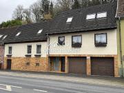 Großzügiges Wohnhaus mit 184 m² & 2 Garagen in...