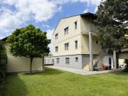 Großzügiges Wohnhaus mit 2 Wohneinheiten und Garage mit...