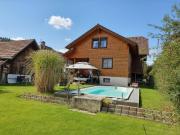 Großzügiges Wohnhaus mit 7 Zimmern und Pool in Sankt Barbara