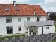 Großzügiges Mehrparteienhaus mit 4 Wohneinheiten – Platz...
