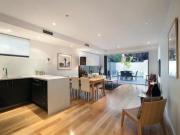 Ground Floor Apartment with Private Courtyard & Street...