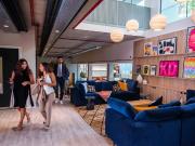 Ground Floor Classic Studio A Has an Apartment