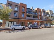 Ground floor commercial unit with street frontage