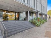 Ground floor fitted office with high exposure