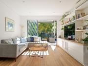 Ground Floor Luxury Apartment with Garden & Lift Access