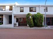 Ground floor office or consult suite with great exposure...