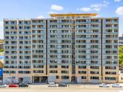 Ground floor, Prime location, Minutes Walk To Station...