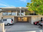 Ground floor quiet culdesac lots of outdoor living