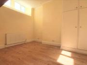 Ground floor studio flat for rent in Spencer Road,...