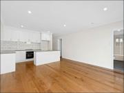 Ground Floor Townhome Huge Private Lawn