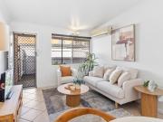 Ground Floor Unit In an Ulltra Convenient Location