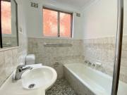 GROUND FLOOR UNIT IN GREAT LOCATION