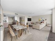 Ground floor with 3 outdoor areas