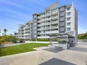 Ground Level Studio Apartment with Balcony Varsity...