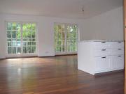 GRÜNBLICK überall! Whg. im EB in stilvoller AB Villa 3...