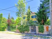 Grüne Oase in Prestige Lage, Stilvilla mit ca. 1.600 m²...