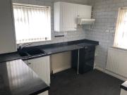 Guardianship: Room In 2 Bed Flat in Chessington