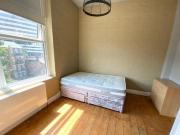 Guildford Street, Luton, Studio Flat For