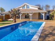 Gujan Mestras Proche commerces