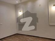 Gulberg residencia 7m ground flourfor rent