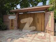 Gulberg Zahoor Elahi Road Prime Location 3 Kanal House...