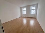 Günstige 2,5 Zimmer Wohnung im 2.ten Liftstock WG tauglich!