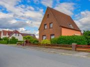 Gut aufgeteiltes Zweifamilienhaus mit Doppelgarage und...