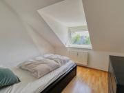 Gut gelegene, helle 2 Zimmer Dachgeschosswohnung in...