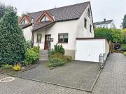 Gut geschnittene Doppelhaushälfte in ruhiger Lage von...